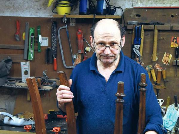 Moderne Zeiten. Korbmacher Werner Jacob hat in seiner Werkstatt in der Habersaathstraße nur noch wenig Kundschaft.