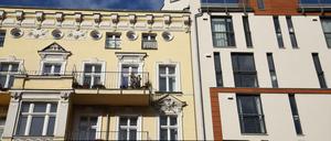 Altbau- und Neubauwohnungen in der Pappelallee in Berlin-Prenzlauer Berg, aufgenommen am 16. Februar 2018.