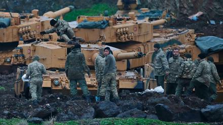 Türkische Soldaten und ihre Leopard-2-Panzer im Januar beim Einsatz in Nordsyrien.