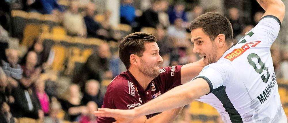 Stipe Mandalinic (r.) verfügt über einen besonders harten Wurf.