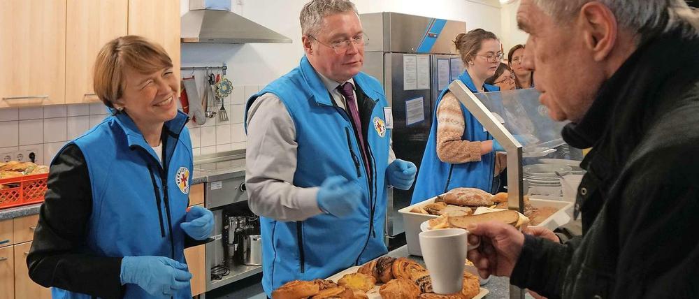 Wärmt das Herz. Kaffee und ein Lächeln von Elke Büdenbender in der Bahnhofsmission.