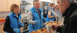 Wärmt das Herz. Kaffee und ein Lächeln von Elke Büdenbender in der Bahnhofsmission.