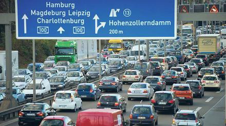 Hier hält sich niemand länger auf, sagt der Senat - außer vielleicht im Stau: die Stadtautobahn.
