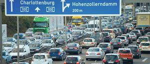 Hier hält sich niemand länger auf, sagt der Senat - außer vielleicht im Stau: die Stadtautobahn.