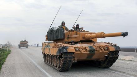Ein türkischer Panzer vom Typ Leopard 2A4.