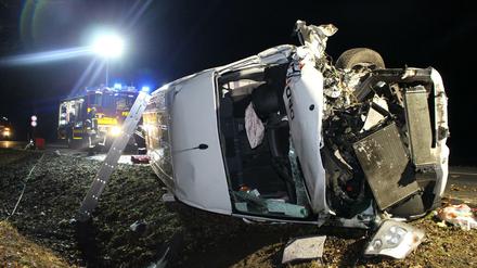 Unfall mit Transportfahrzeug Anfang Februar auf der B5 bei Friesack: Der 45 Jahre alter Fahrer kam ums Leben. 