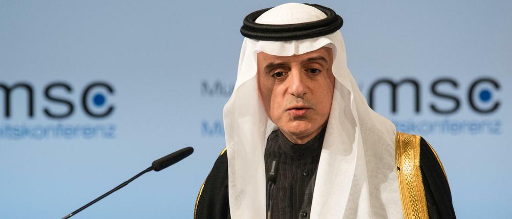 Sauer auf Sigmar Gabriel: Saudi-Arabiens Außenminister Adel al-Dschubair spricht auf der Münchner Sicherheitskonferenz.