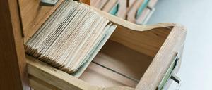 An die Karteikarten!