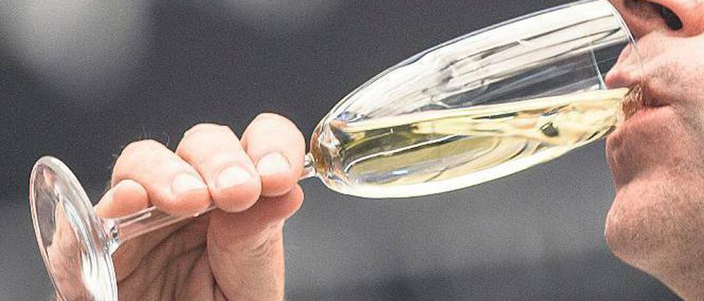 Prickelnd. Eine Alkoholpause kann wohltuend sein.