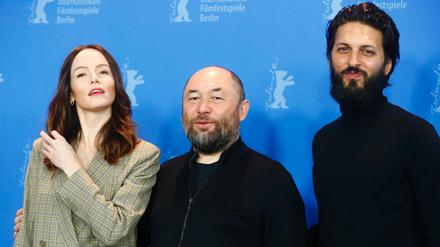 Das Team von "Profile": Regisseur Timur Bekmambetov mit Valene Kane und Shazad Latif.