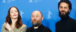 Das Team von "Profile": Regisseur Timur Bekmambetov mit Valene Kane und Shazad Latif.