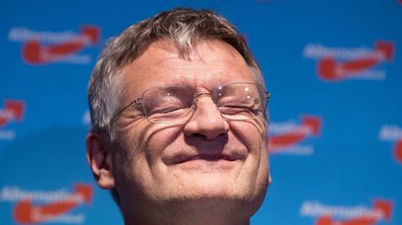 Augen zu und durch. Der AfD-Vorsitzende Jörg Meuthen klagt mit seiner Partei, bisher erfolgreich.
