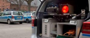 Seit 2015 blitzt die Berliner Polizei nicht mehr nur aus Zivilfahrzeugen, sondern auch aus Streifenwagen heraus.