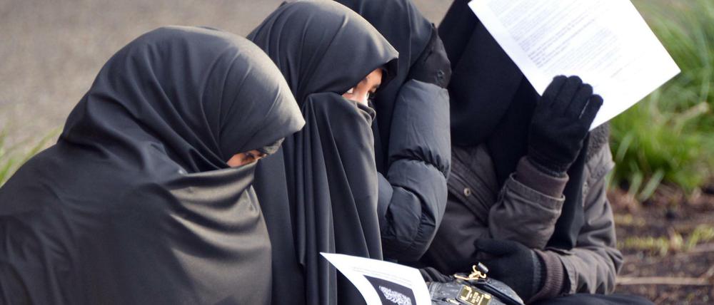 Verschleierte Frauen in Pforzheim.