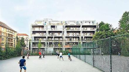 Im „Ausbauhaus Neukölln“ sind 29 kostengünstige Wohnungen entstanden. Dahinter stand eine Bauherrengemeinschaft.