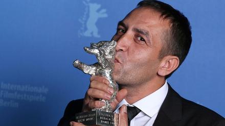 Nazif Mujić 2013 mit seinem Silbernen Bären als bester Schauspieler. 