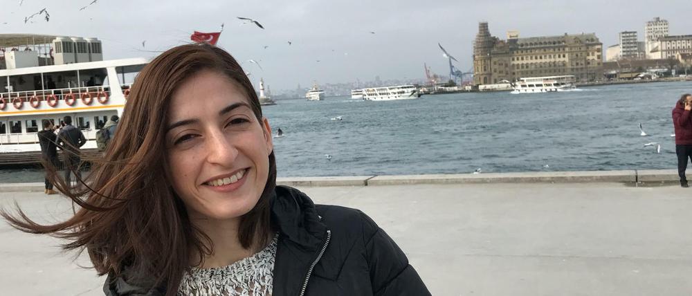 Mesale Tolu am Ufer des Bosporus. Im Moment versuchen sie und ihr Mann einen geregelten Alltag aufzubauen.