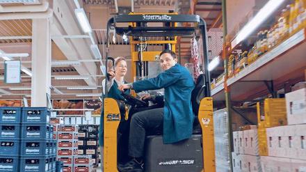 Marion (Sandra Hüller) und Christian (Franz Rogowski) arbeiten zusammen im Großmarkt.