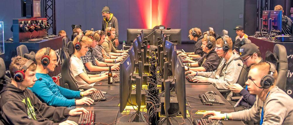 Sitzfleisch ist Trumpf. Gamer-Sport wird auch in Deutschland immer beliebter. 