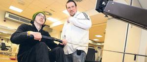Pullen wider den Tumor. Mithilfe spezieller Sporttherapien können Krebspatienten manche Nebenwirkungen von Chemotherapien lindern oder gar verhindern, auch Kinder und Jugendliche (hier an der Medizinischen Hochschule Hannover). 
