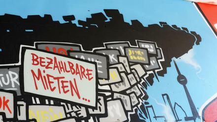 Ein Graffiti für bezahlbare Mieten am Kottbusser Tor in Berlin-Kreuzberg. 