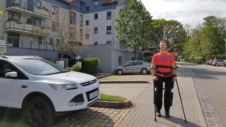 Ein Leben lang Stütze. Marcus Kietzer bekam ein Exoskelett gesponsert.