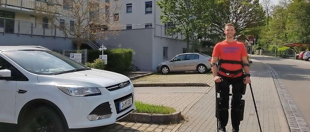 Ein Leben lang Stütze. Marcus Kietzer bekam ein Exoskelett gesponsert.
