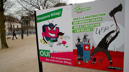 Hart umkämpft. Das linke Poster fordert zur Unterstützung der "No Billag"-Initiative auf, das rechte warnt vor den Folgen