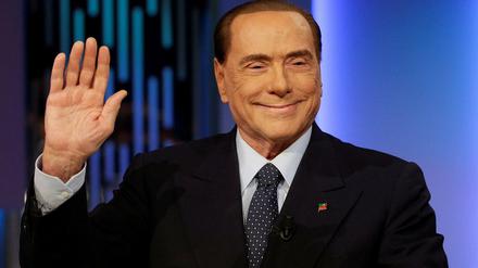 Italiens Ex-Regierungschef Silvio Berlusconi hat ein Mitte-rechts-Bündnis geschmiedet, das bei der Wahl am Sonntag vorn liegen könnte.