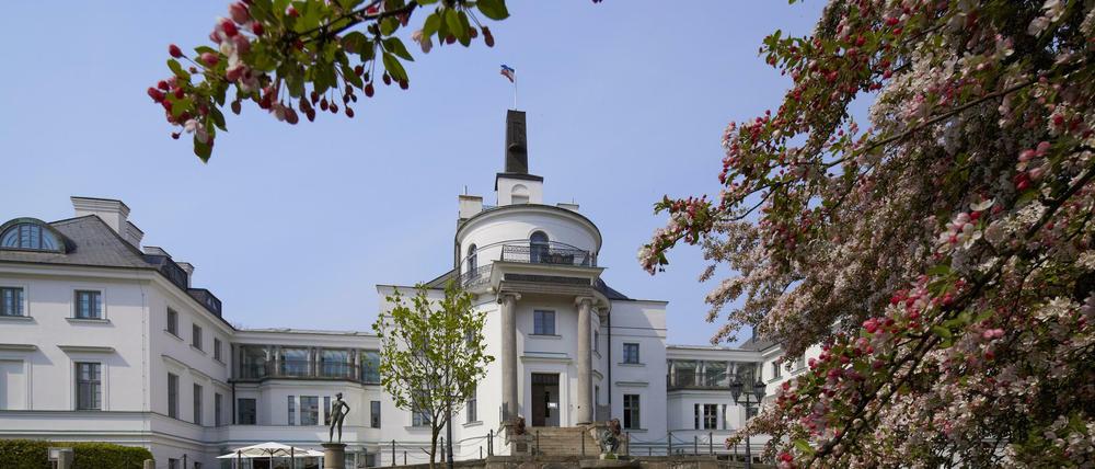 Die im klassizistischen Stil errichtete Burg Schlitz wurde zwischen 1806 und 1823 gebaut.