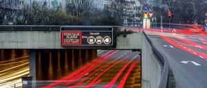 Noch freiwillig: In Stuttgart werden bei Feinstaubbelastung Autofahrer dazu aufgefordert, den öffentlichen Nahverkehr zu nutzen.