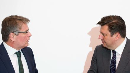 Eine gewisse Distanz. Der bisherige Berliner Polizeipräsident Klaus Kandt (l.) und Innensenator Andreas Geisel (SPD).