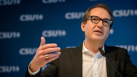 Alexander Dobrindt, CSU-Landesgruppenchef, auf einer Pressekonferenz in München.