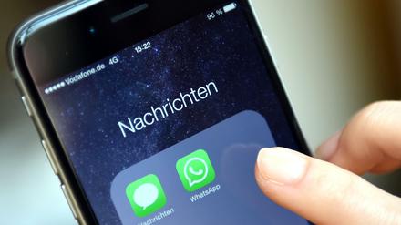 Die Symbole der Apps für WhatsApp und Nachrichten 