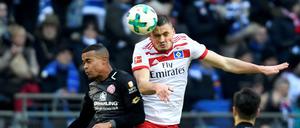 Kampf ohne Sieger: Hamburg und Mainz trennen sich Unentschieden. 