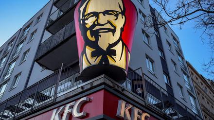 Das Restaurant der Fastfood-Kette Kentucky Fried Chicken an der Hamburger Reeperbahn. 
