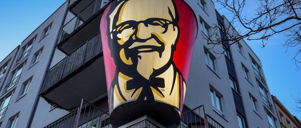 Das Restaurant der Fastfood-Kette Kentucky Fried Chicken an der Hamburger Reeperbahn. 