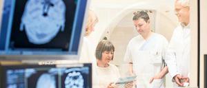 Gemeinsam entscheiden. Kranken kann immer besser geholfen werden. Urania und Charité arbeiten daran, dass sie gut informiert sind.