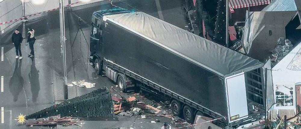 Das Tatfahrzeug. Mit einem Laster war der Terrorist Amri in die Besucher des Weihnachtsmarktes gerast.