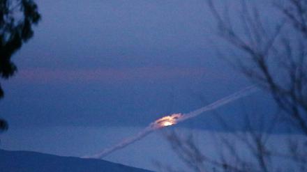Eine Rakete wird auf Afrin gefeuert.