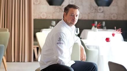 Der Spitzenkoch und Gastronom Andreas Döllerer hat als Botschafter der Cuisine Alpine die moderne Regionalküche maßgeblich beeinflusst.