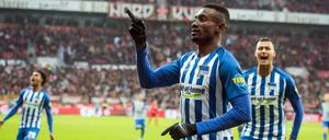 So geht's. Salomon Kalou bejubelt seinen Treffer zum 2:0-Endstand in Leverkusen. 