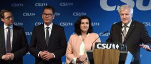Von rechts: Horst Seehofer, Dorothee Bär, Gerd Müller und Andreas Scheuer.