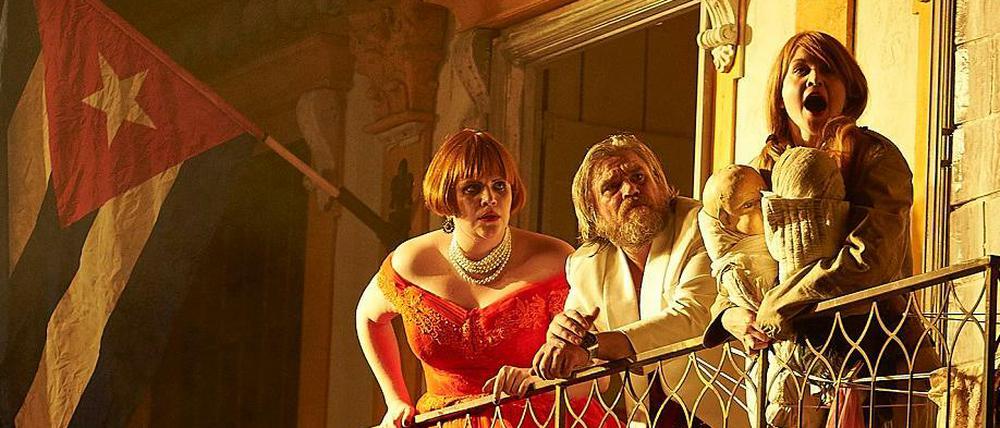 Viva Cuba! Szene aus Castorfs "Les Misérables"-Inszenierung.