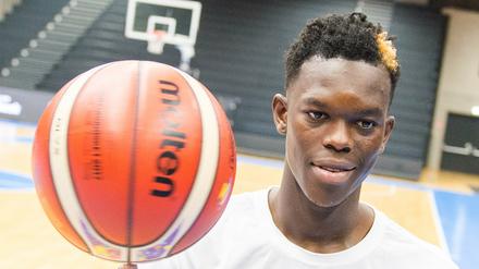 NBA-Profi Dennis Schröder hat ein Herz für seinen Ex-Klub.