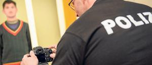 Die erkennungsdienstliche Behandlung kann bei Sexualvergehen auch intimer werden.