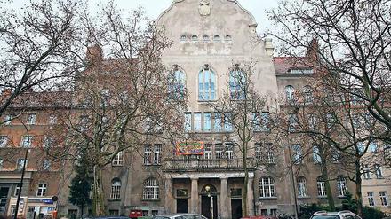 Hat viel Platz unterm Dach: Das Rosa-Luxemburg-Gymnasium in Pankow.