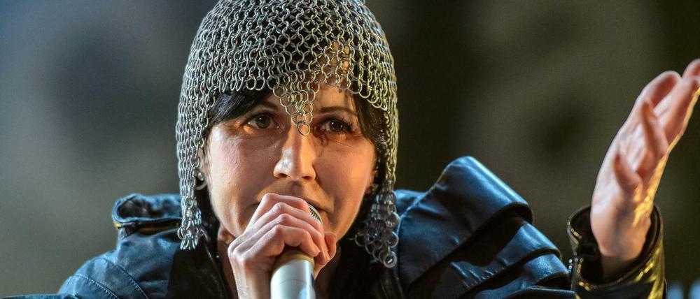 Dolores O'Riordan 2016 bei einem Konzert im polnischen Lublin.