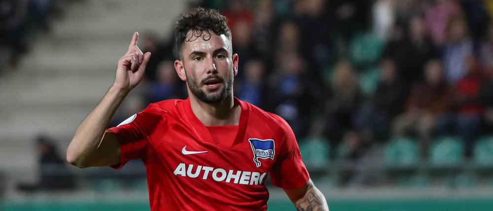 Marco Richter jubelt nach seinem Tor im DFB-Pokal bei Preußen Münster. 