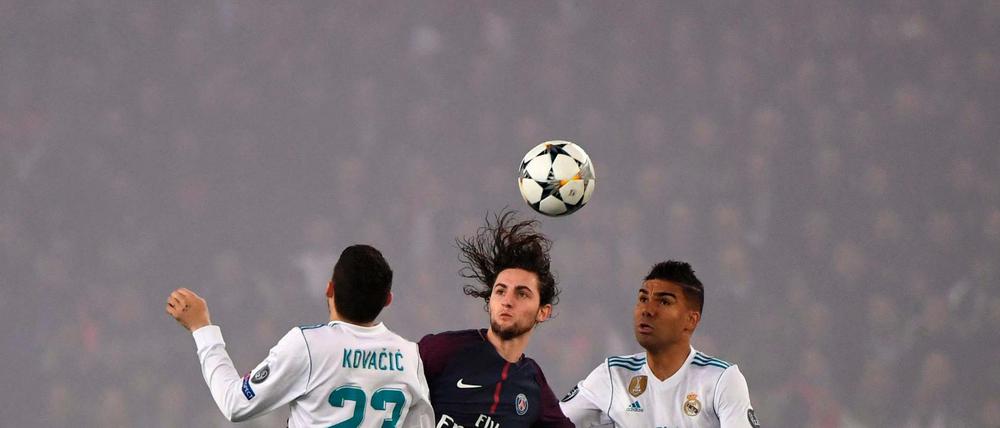 Viel Luft nach oben. Für Adrien Rabot (Mitte) und PSG bleibt die Champions League ein unerfüllter Traum.